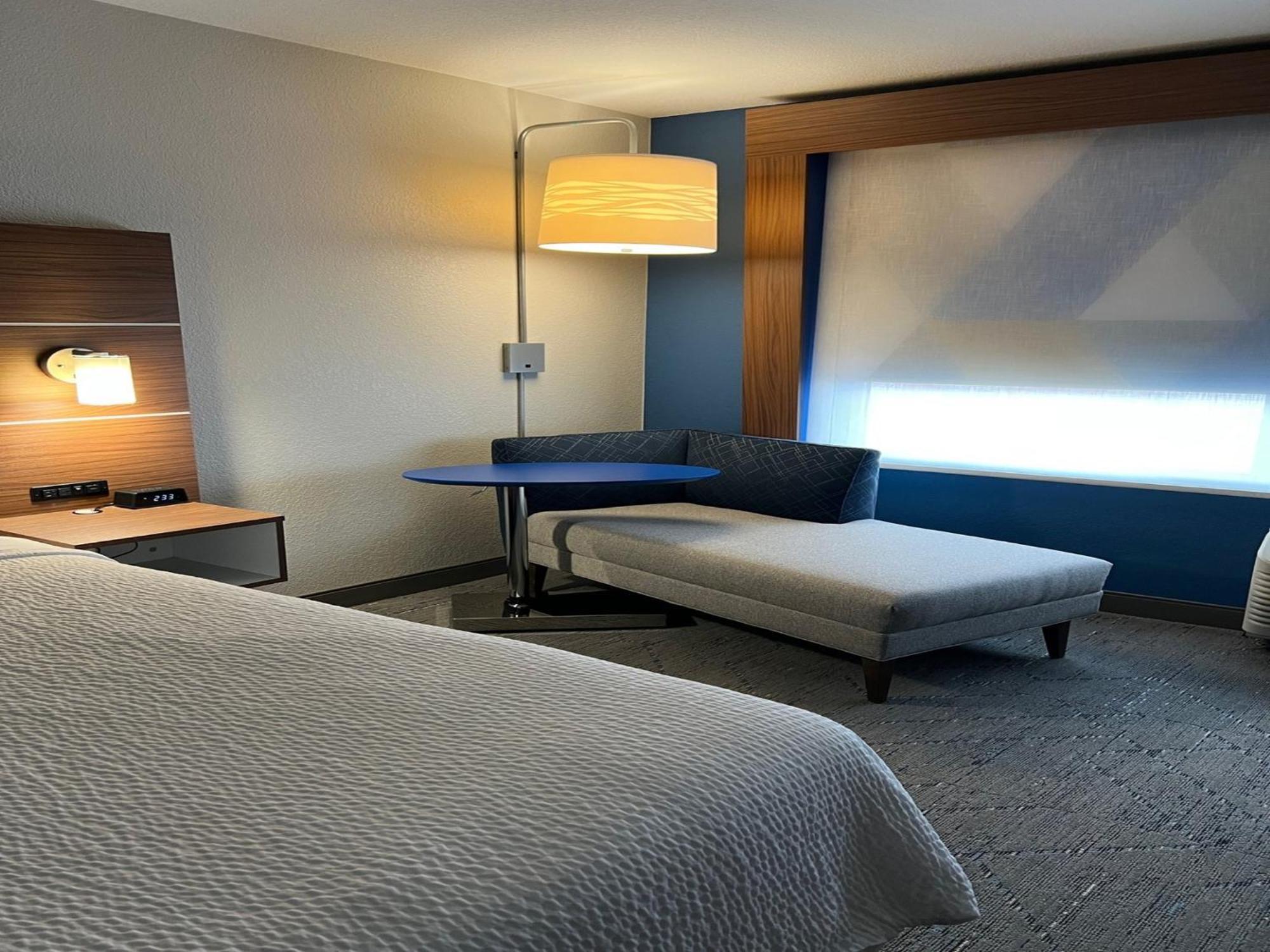 Holiday Inn Express & Suites Moore By Ihg Екстер'єр фото