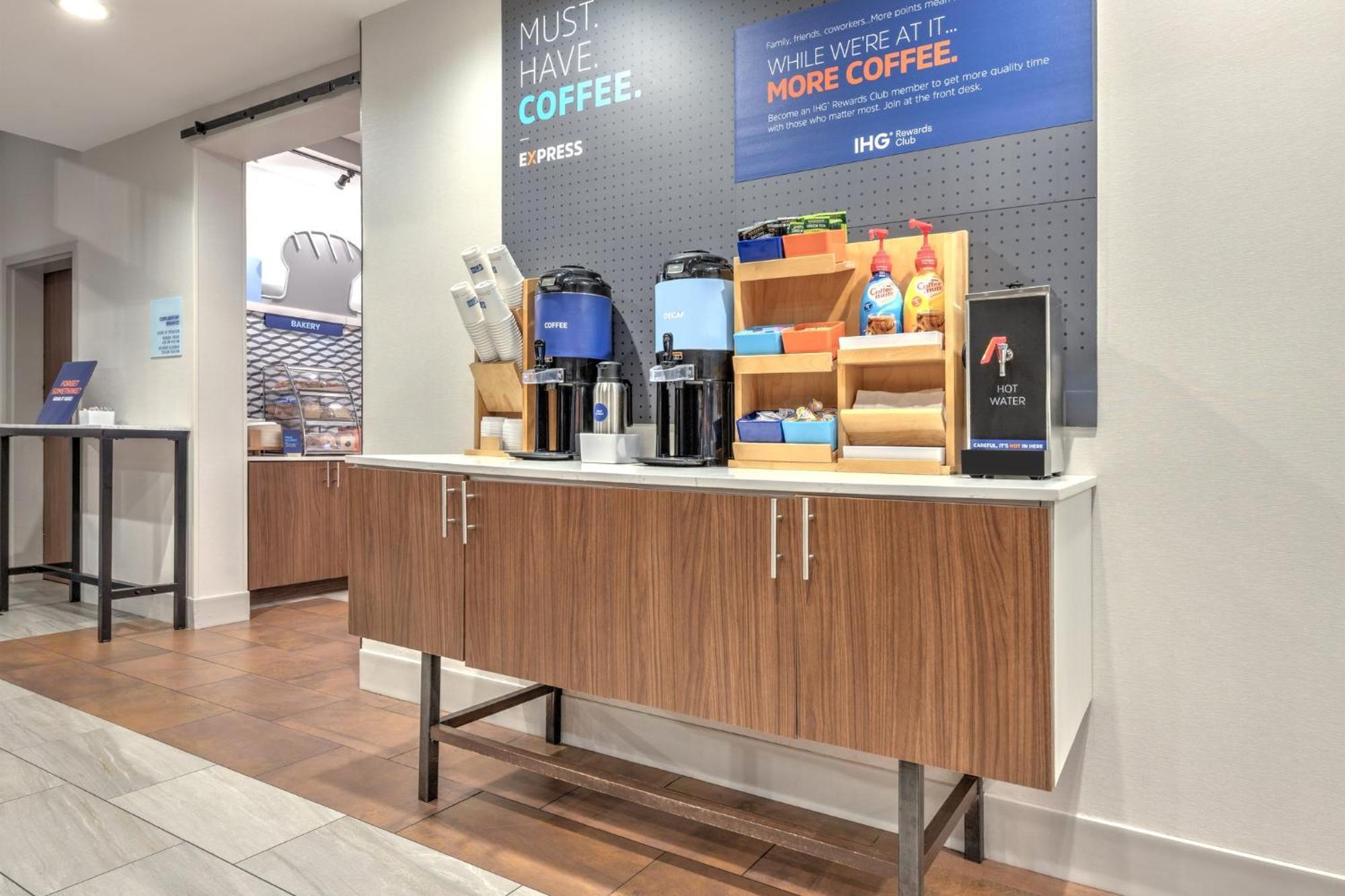 Holiday Inn Express & Suites Moore By Ihg Екстер'єр фото