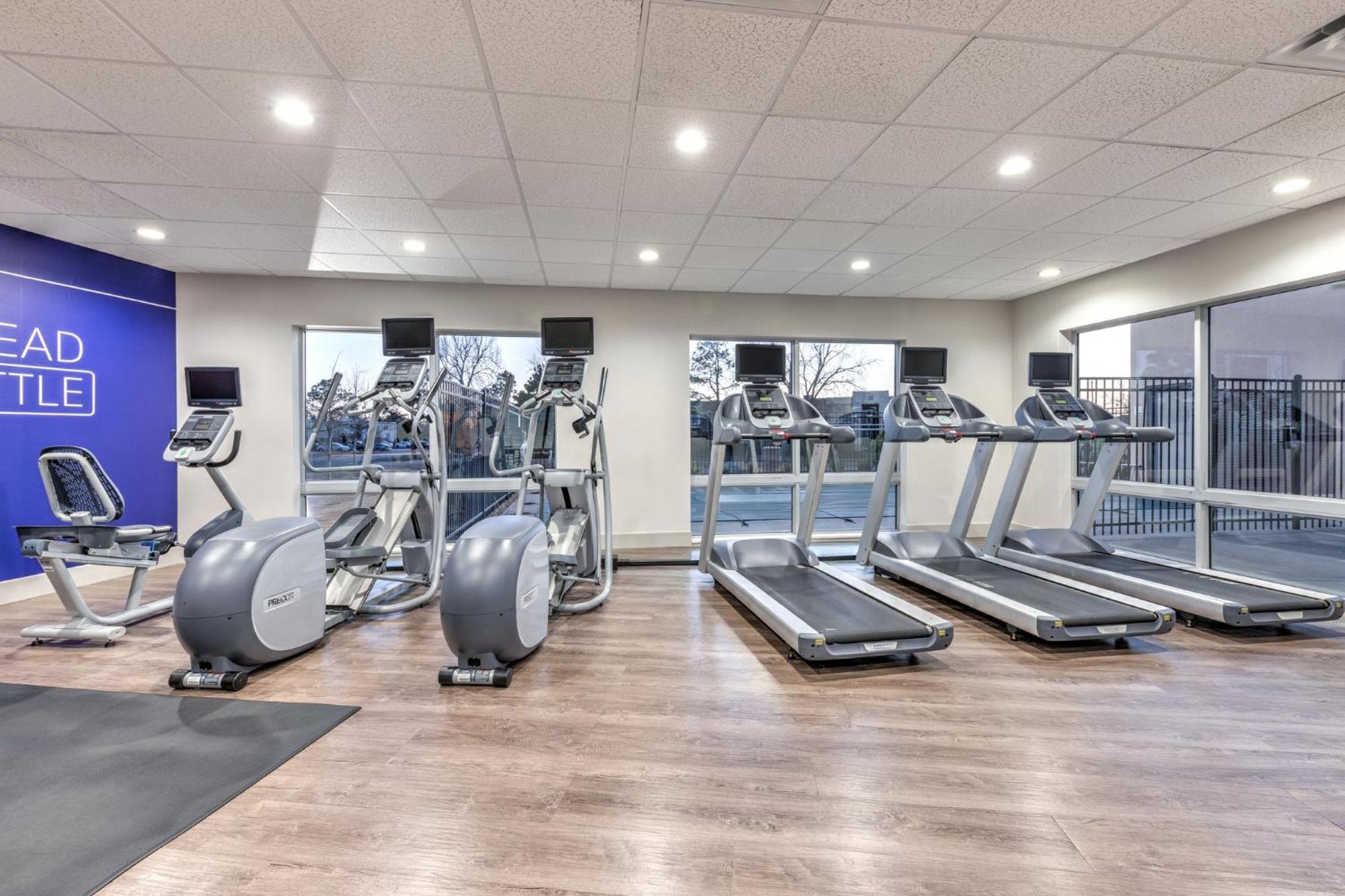 Holiday Inn Express & Suites Moore By Ihg Екстер'єр фото