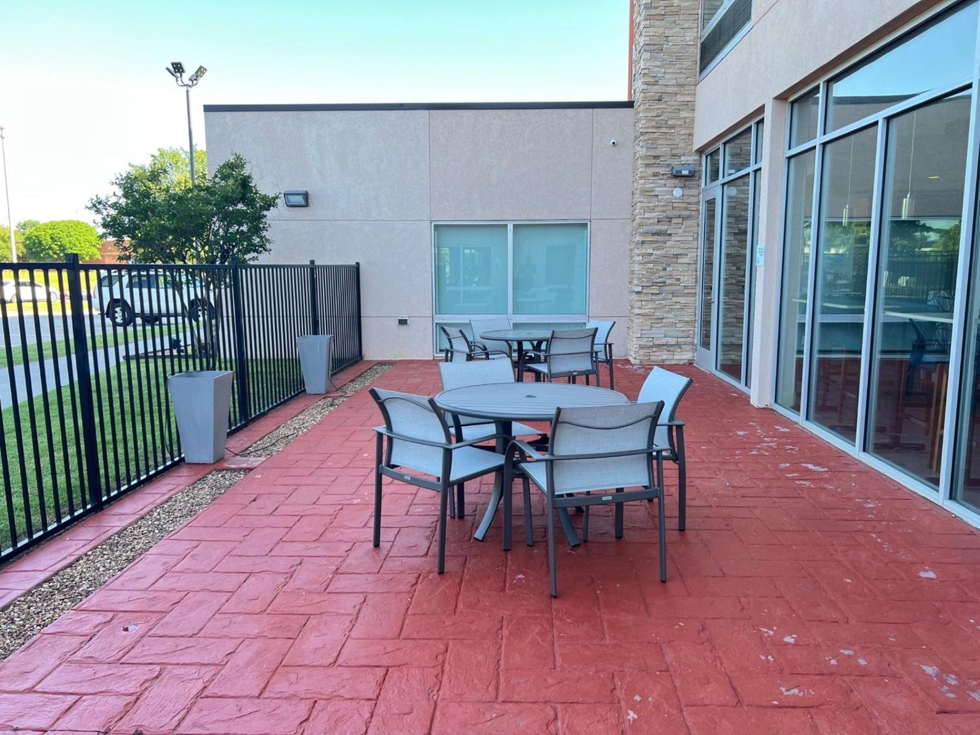 Holiday Inn Express & Suites Moore By Ihg Екстер'єр фото